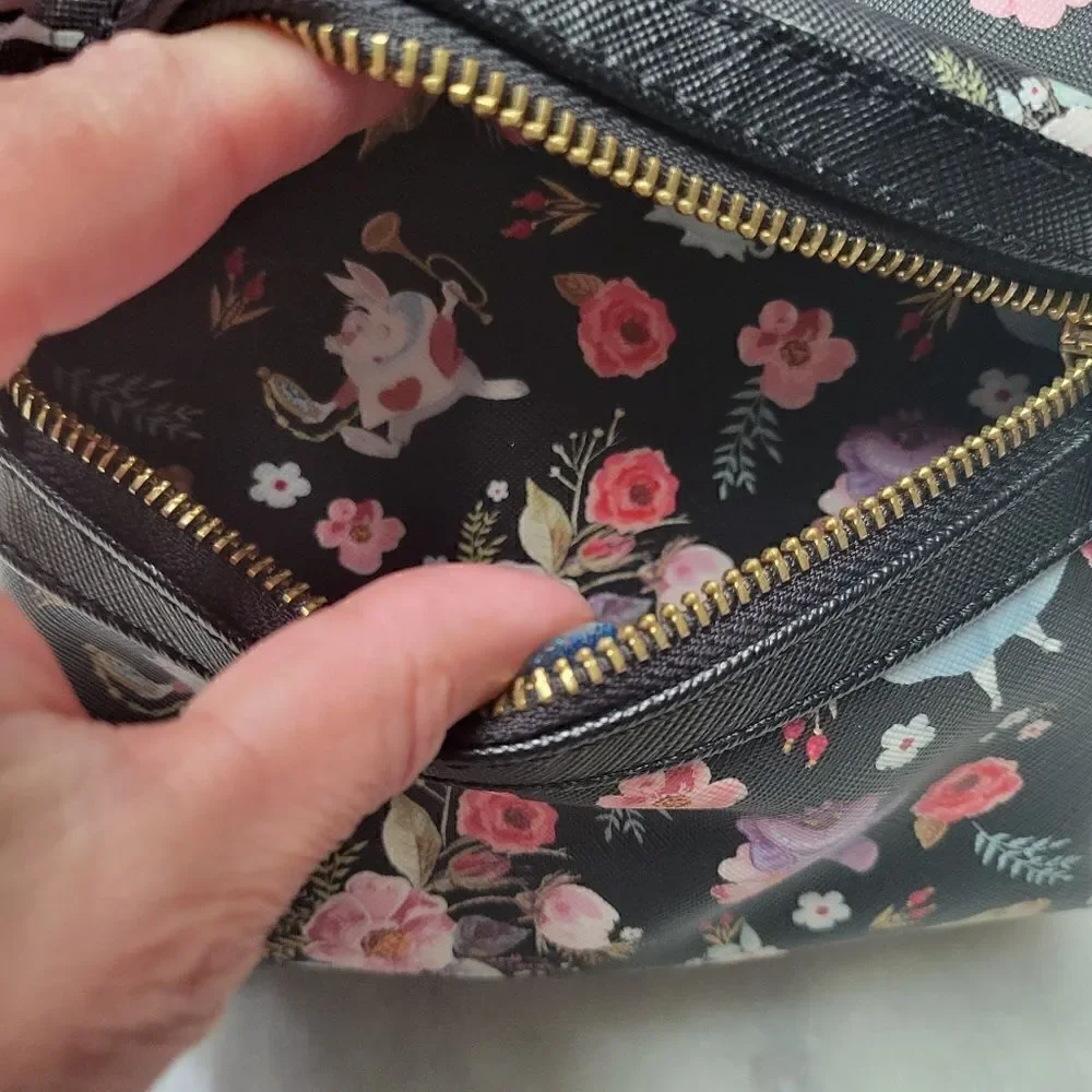 Disney Loungefly Women's Black Floral Print Zipper Around Backpack Rare HEART